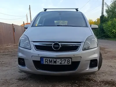Opel Zafira 2008 (miniatűr)
