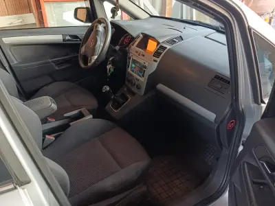 Opel Zafira 2008 (miniatűr)