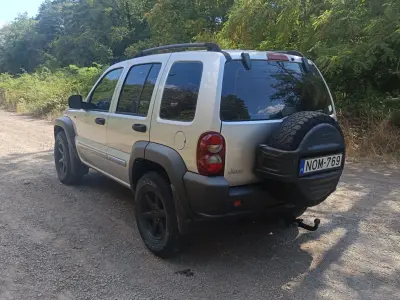 Jeep Cherokee 2001 (miniatűr)