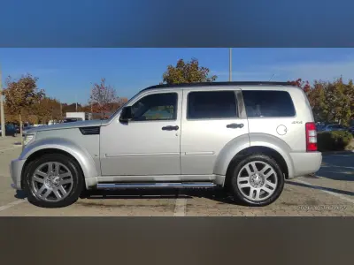Dodge Nitro 2010 (miniatűr)