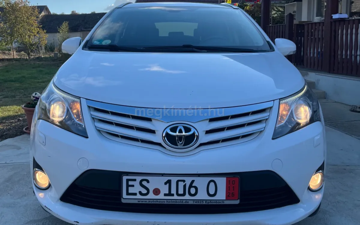 Toyota Avensis 2012