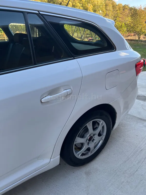 Toyota Avensis 2012