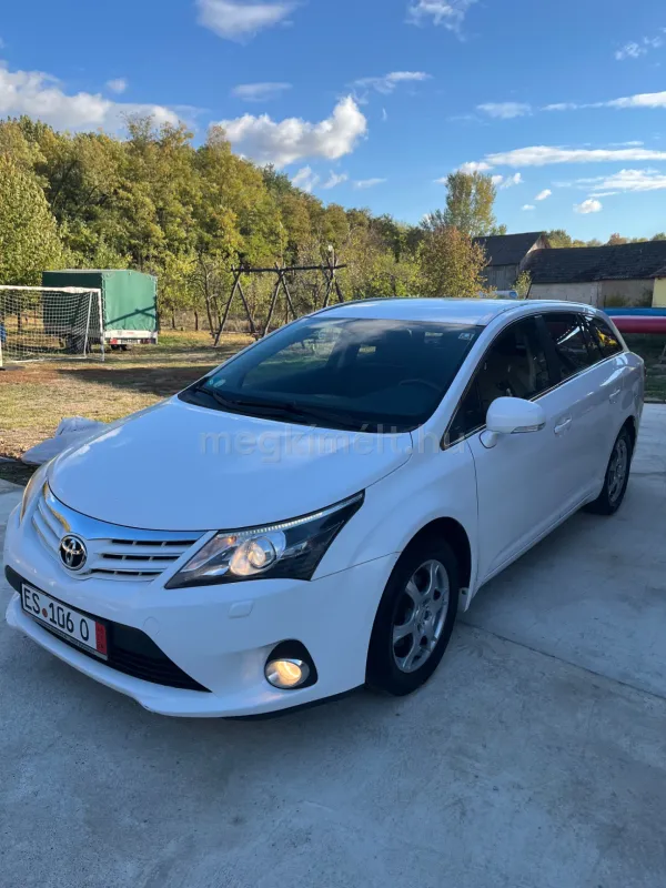 Toyota Avensis 2012