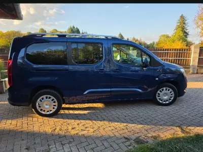 Opel Combo 2019 (miniatűr)