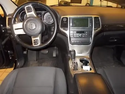 Jeep Grand Cherokee 2011 (miniatűr)