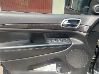 Jeep Grand Cherokee 2011 (miniatűr)