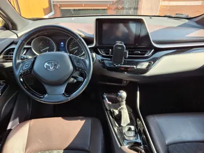 Toyota C-HR 2018 (miniatűr)