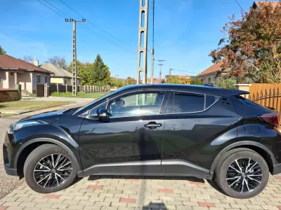 Toyota C-HR 2018 (miniatűr)