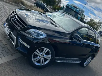 Mercedes-Benz ML 350 2013 (miniatűr)