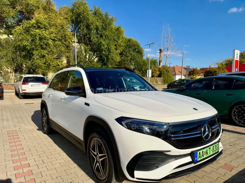 Mercedes-Benz EQB 2022