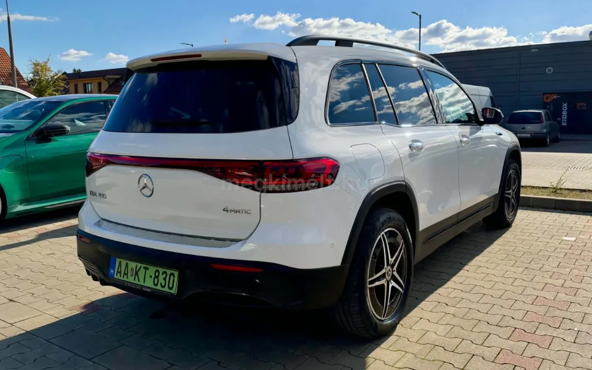 Mercedes-Benz EQB 2022