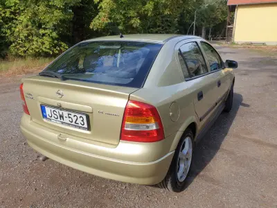 Opel Astra 2005 (miniatűr)