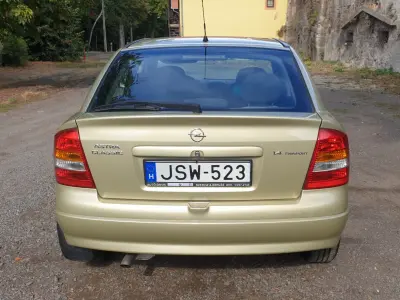 Opel Astra 2005 (miniatűr)