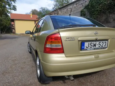 Opel Astra 2005 (miniatűr)