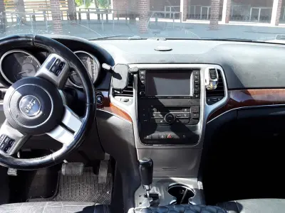 Jeep Grand Cherokee 2011 (miniatűr)