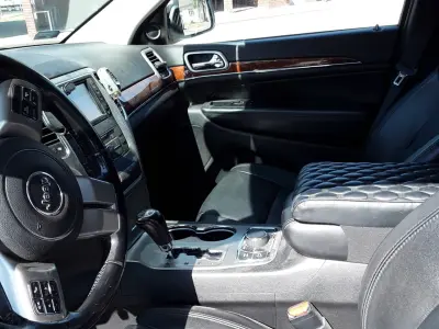 Jeep Grand Cherokee 2011 (miniatűr)