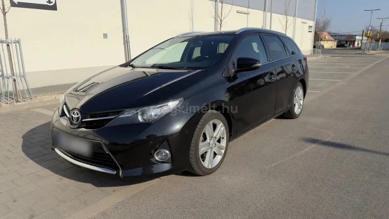 Toyota Auris 2015