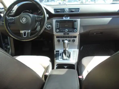 Volkswagen Passat Variant 2012 (miniatűr)