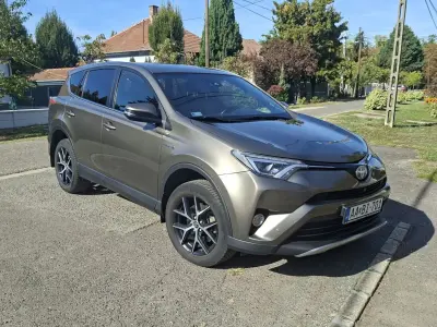 Toyota RAV 4 2018 (miniatűr)