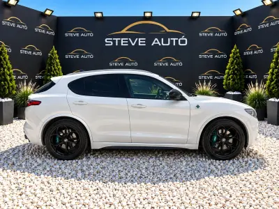 Alfa Romeo Stelvio 2018 (miniatűr)