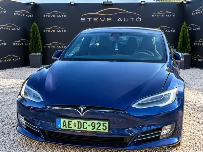 Tesla Model S 2020