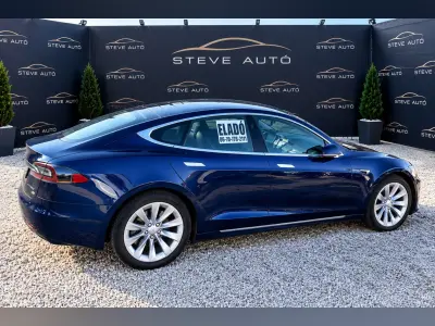 Tesla Model S 2020 (miniatűr)