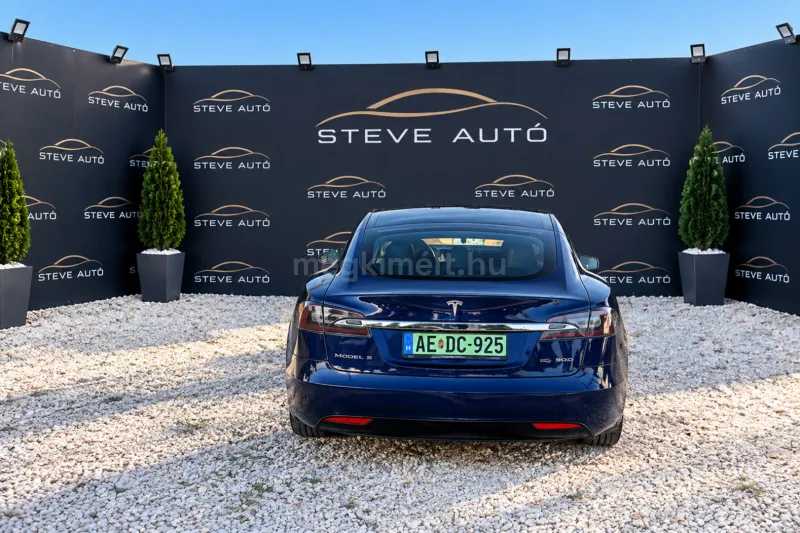 Tesla Model S 2020