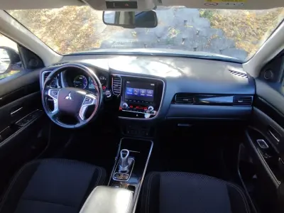 Mitsubishi Outlander 2021 (miniatűr)
