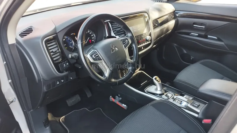 Mitsubishi Outlander 2021
