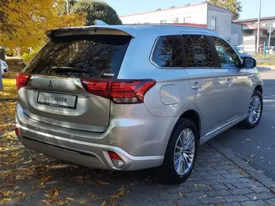 Mitsubishi Outlander 2021 (miniatűr)
