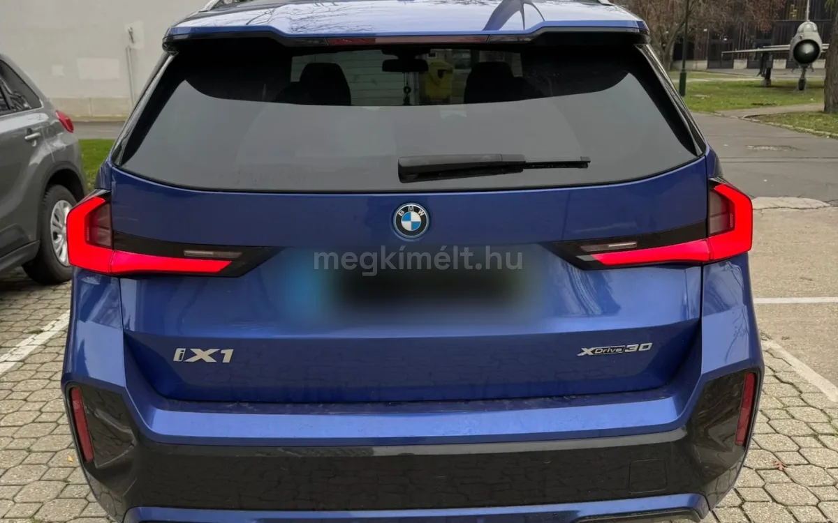 BMW iX1 2023