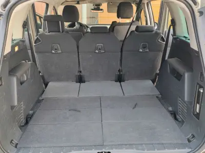 Peugeot 5008 2012 (miniatűr)