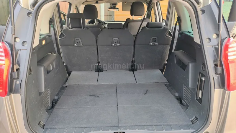 Peugeot 5008 2012