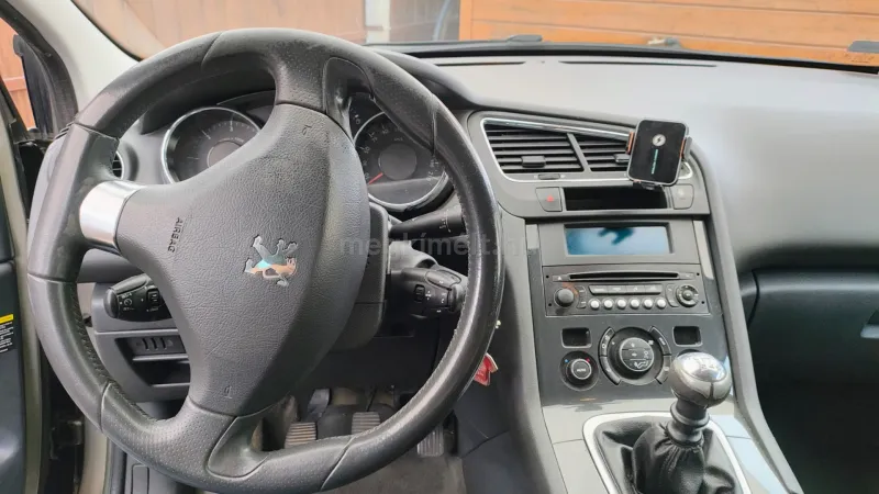 Peugeot 5008 2012