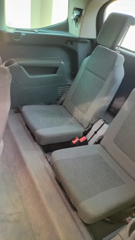 Peugeot 5008 2012