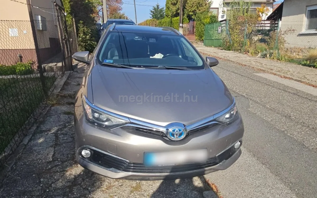 Toyota Auris 2015