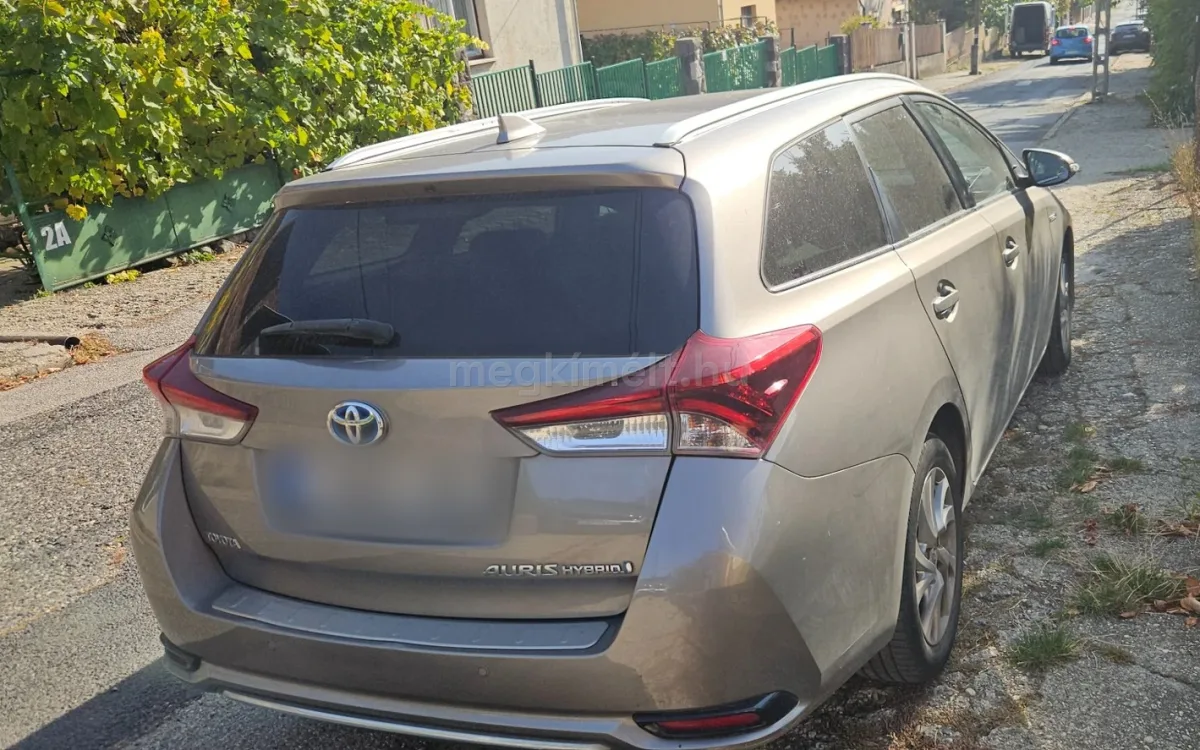 Toyota Auris 2015