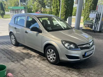 Opel Astra 2009 (miniatűr)