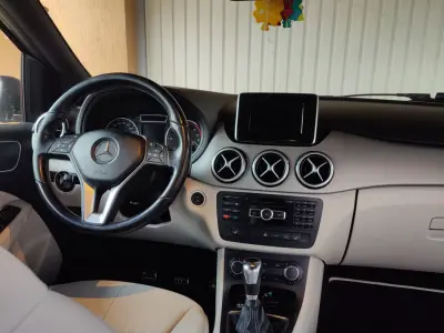 Mercedes-Benz B 180 2012 (miniatűr)