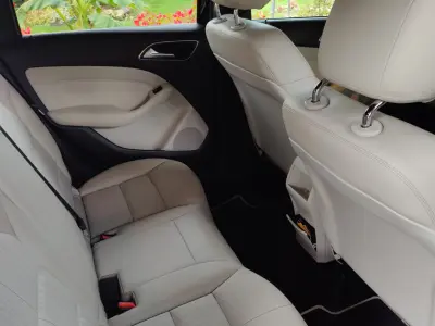 Mercedes-Benz B 180 2012 (miniatűr)