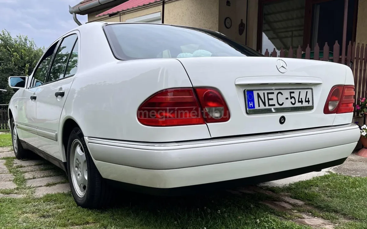 Mercedes-Benz E 220 1995