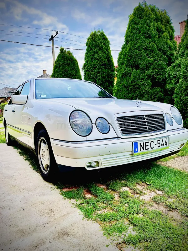 Mercedes-Benz E 220 1995