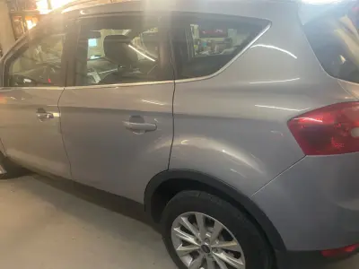 Ford Kuga 2011 (miniatűr)