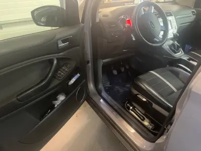 Ford Kuga 2011 (miniatűr)
