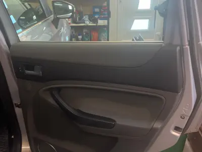 Ford Kuga 2011 (miniatűr)