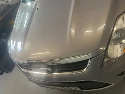 Ford Kuga 2011 (miniatűr)