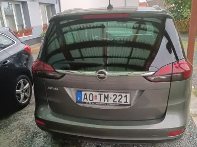 Opel Zafira Tourer 2018 (miniatűr)