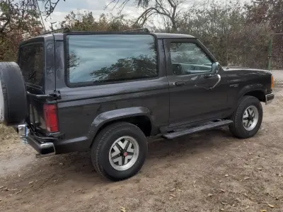 Ford Bronco 1990 (miniatűr)