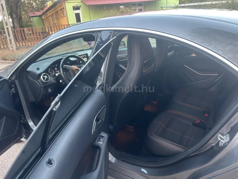 Mercedes-Benz CLA 200 2014