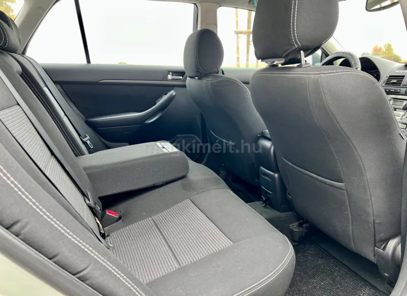 Toyota Avensis 2005